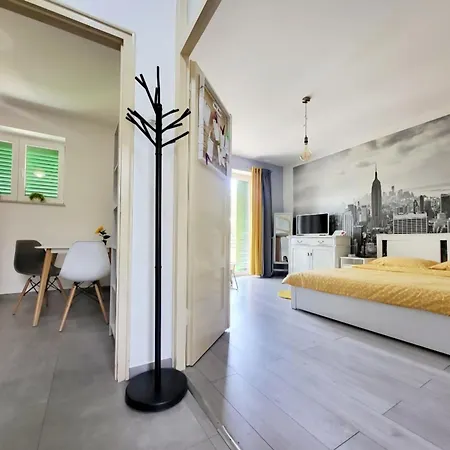 Cozy Apartment With Balcony 10 Min From The Beach Rijeka Exterior photo