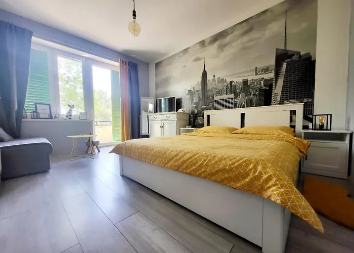Cozy Apartment With Balcony 10 Min From The Beach