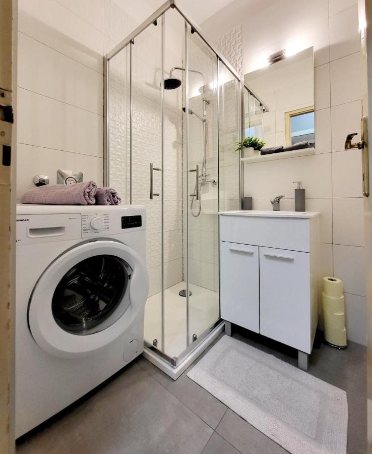Apartment Cozy With Balcony 10 Min From The
